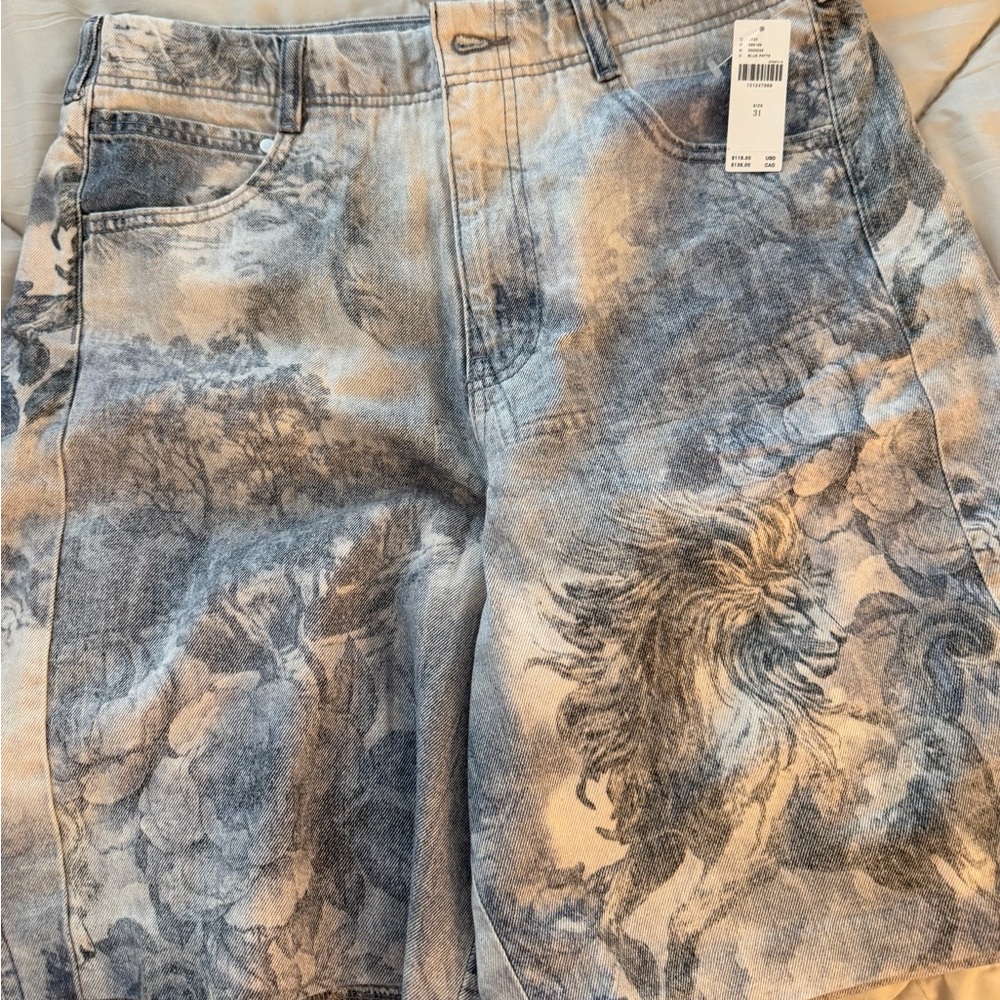 The ADI mid rise Relaxed Bermuda Shorts - Picture 5 of 5